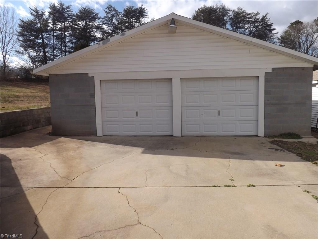5564 Davis Road Walkertown, NC 27051 - Photo 5 of 22 Gallery Image 5