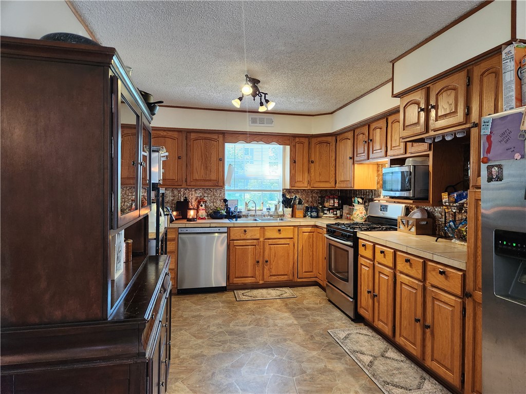 203 Wall Street Findlay, IL 62534 - Photo 12 of 29