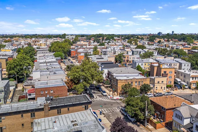 a picture of city view