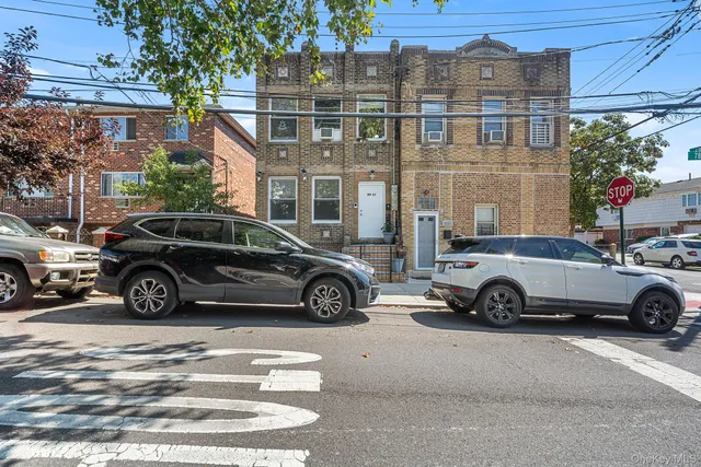 $1,150,000 | 69-21 78th Street | Middle Village