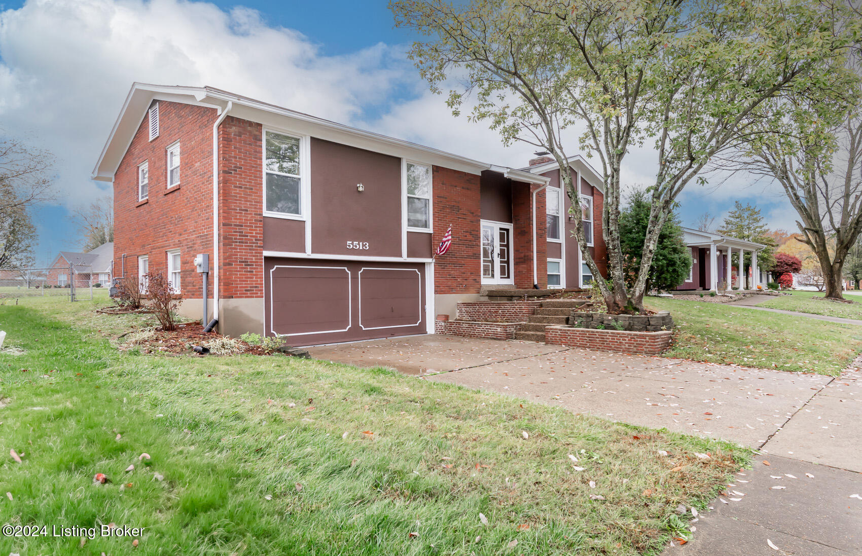 5513 Random Way Louisville, KY 40291 - Photo 3 of 52 RMW-12
