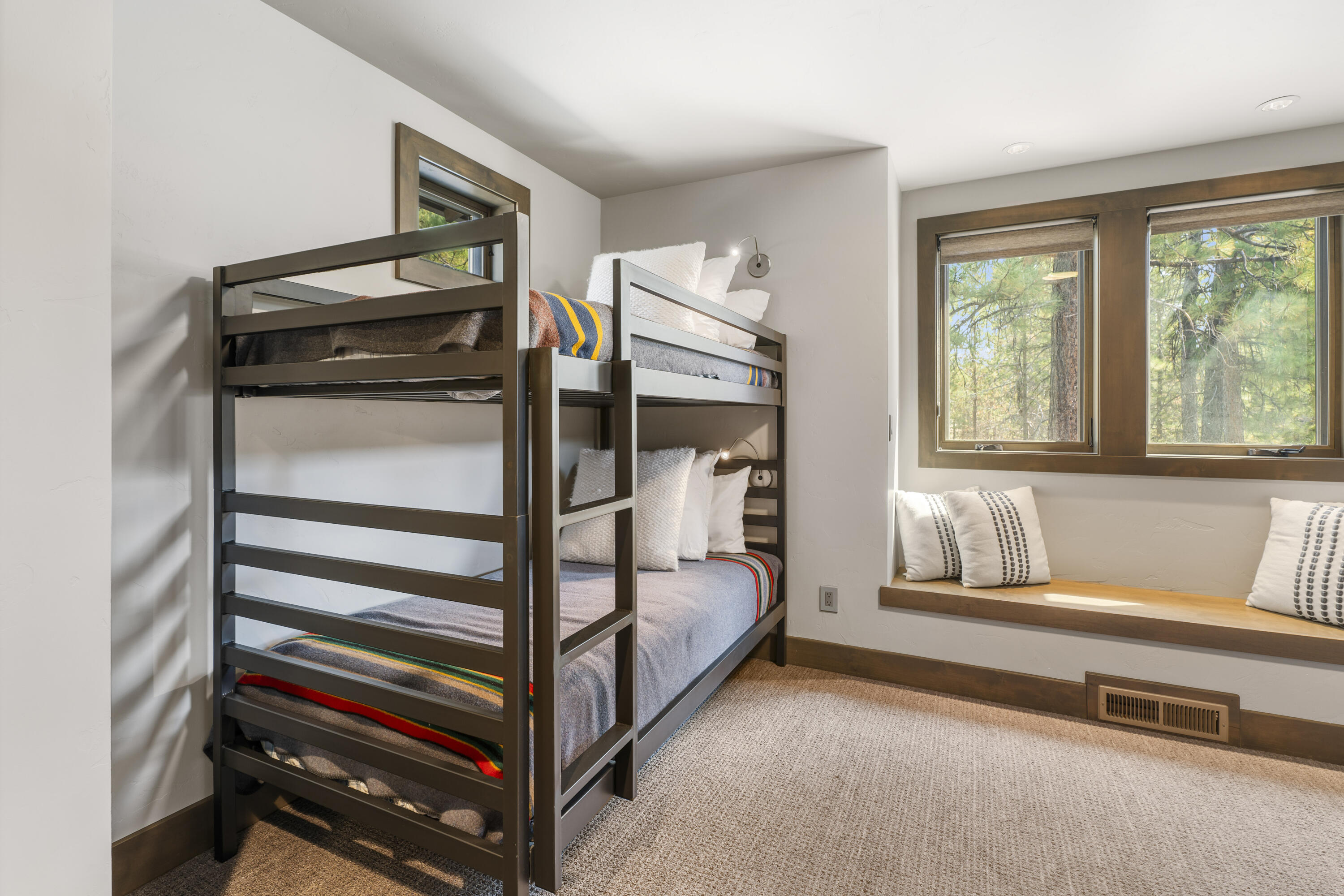 56641 Sunstone Loop, Unit 135 Bend, OR 97707 - Photo 41 of 62 Bedroom #4