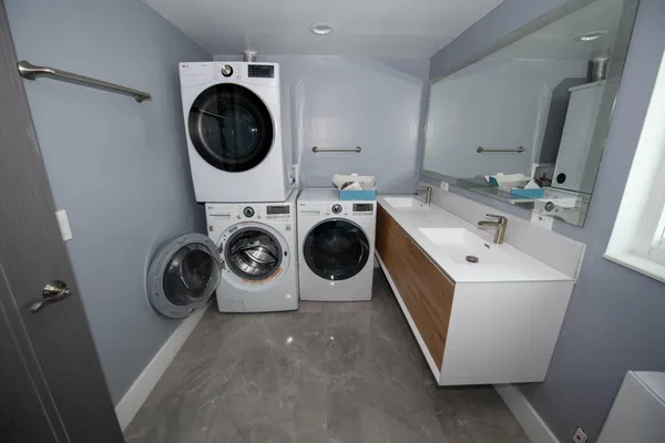 $4,200 | 1532 Fletcher Street, Hollywood, FL 33020