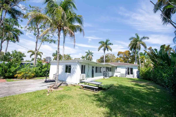 $4,200 | 1532 Fletcher Street, Hollywood, FL 33020