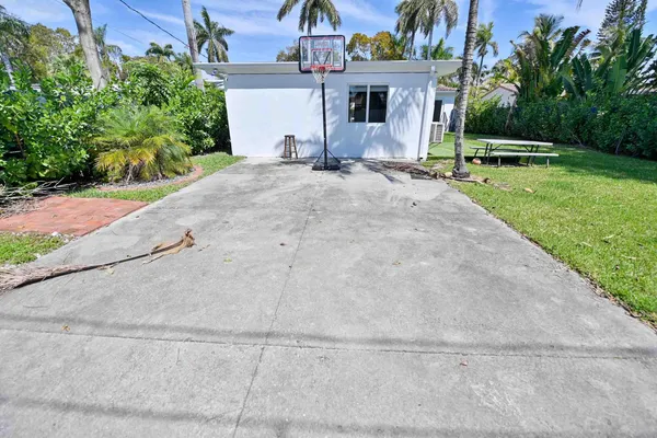 $4,200 | 1532 Fletcher Street, Hollywood, FL 33020