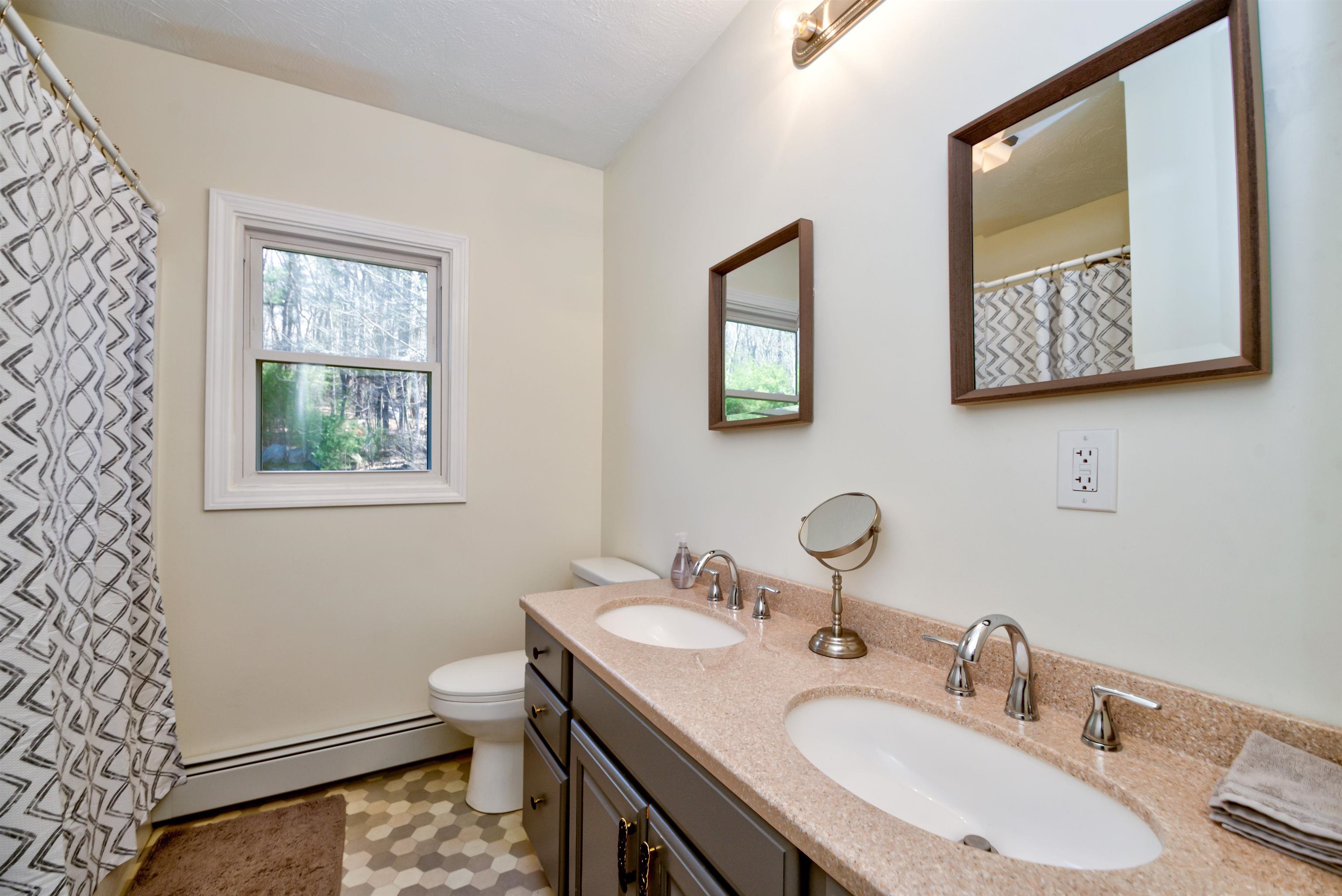 43 Amherst Road Merrimack, NH 03054 - Photo 27 of 40