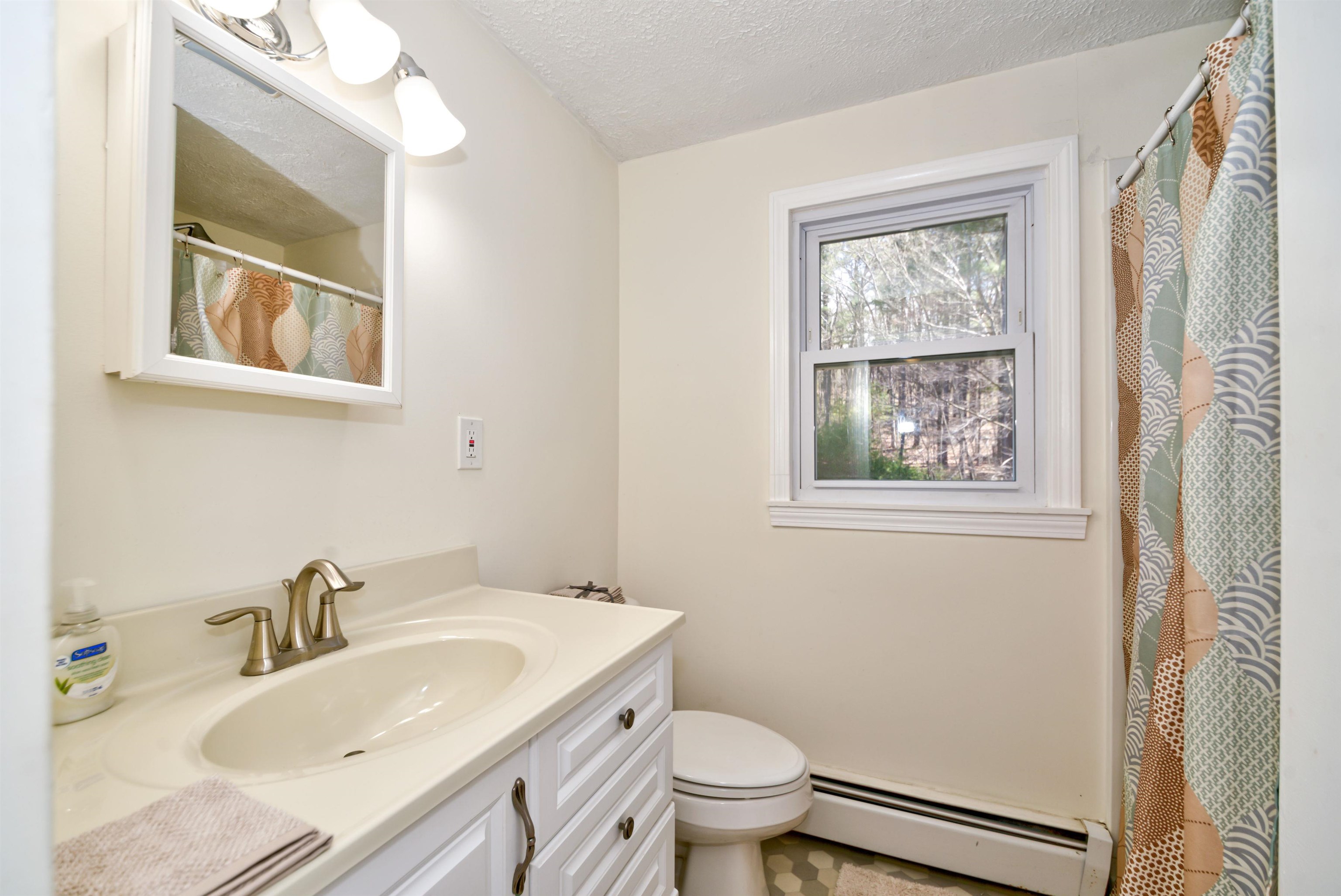 43 Amherst Road Merrimack, NH 03054 - Photo 33 of 40