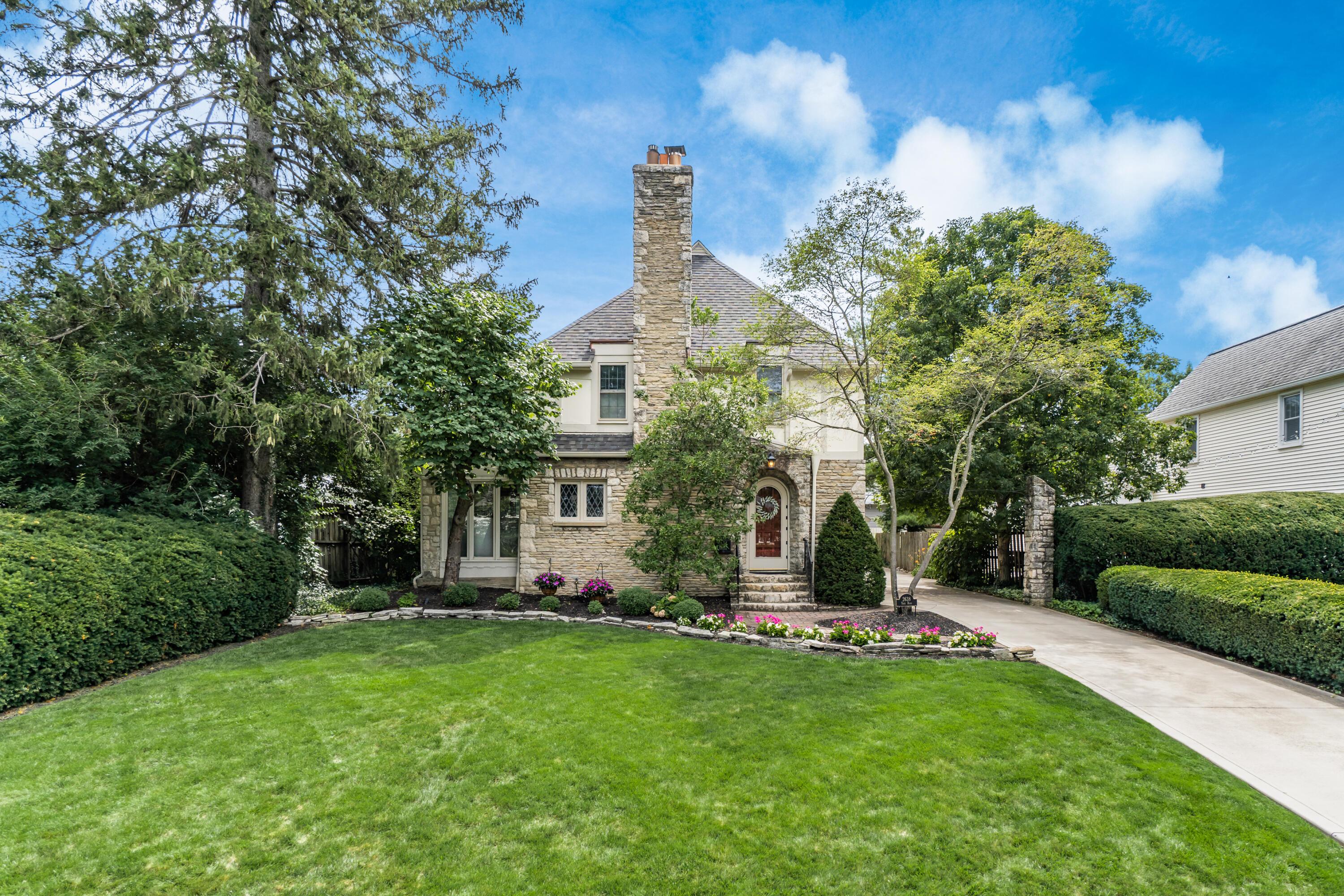 2638 York Road Columbus, OH 43221 - Photo 2 of 66