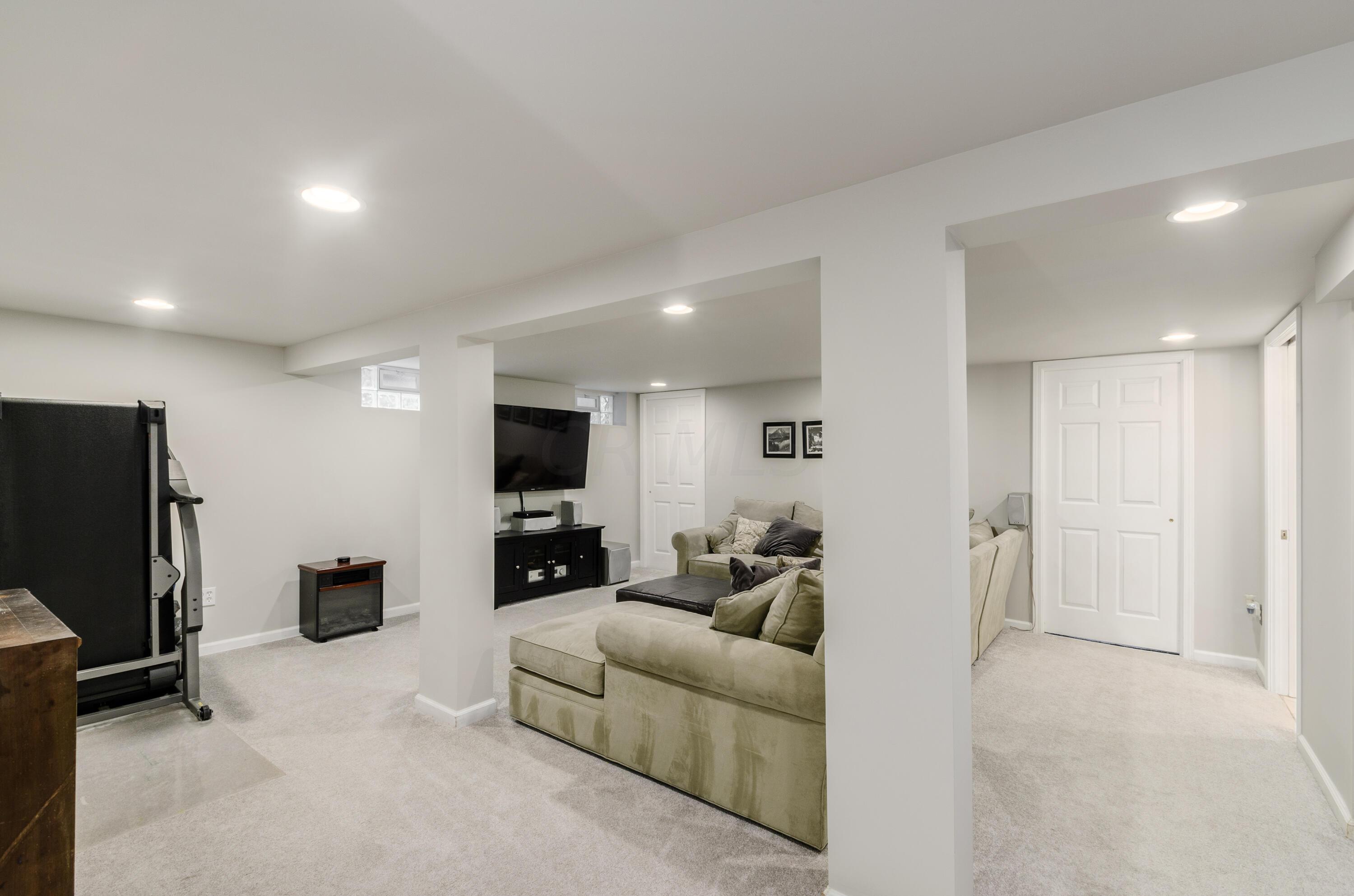 2638 York Road Columbus, OH 43221 - Photo 31 of 66