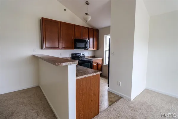 $179,900 | 151 Brandy Mill Circle, Unit F, High Ridge, MO 63049