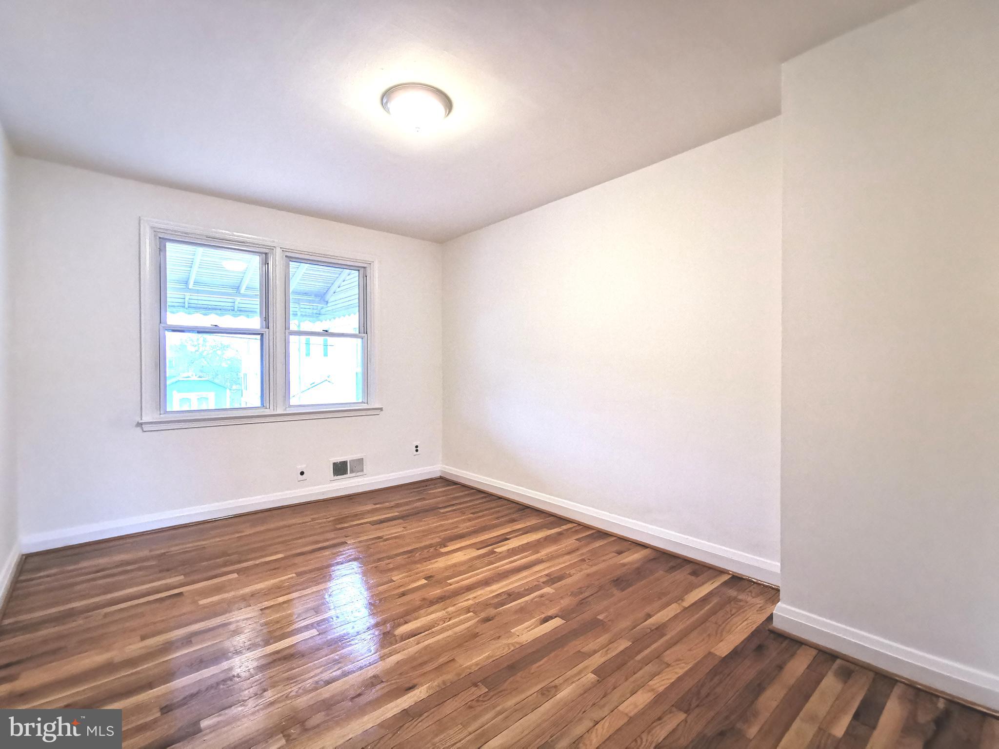 8661 Black Oak Road Baltimore, MD 21234 - Photo 11 of 17 Gallery Image 11