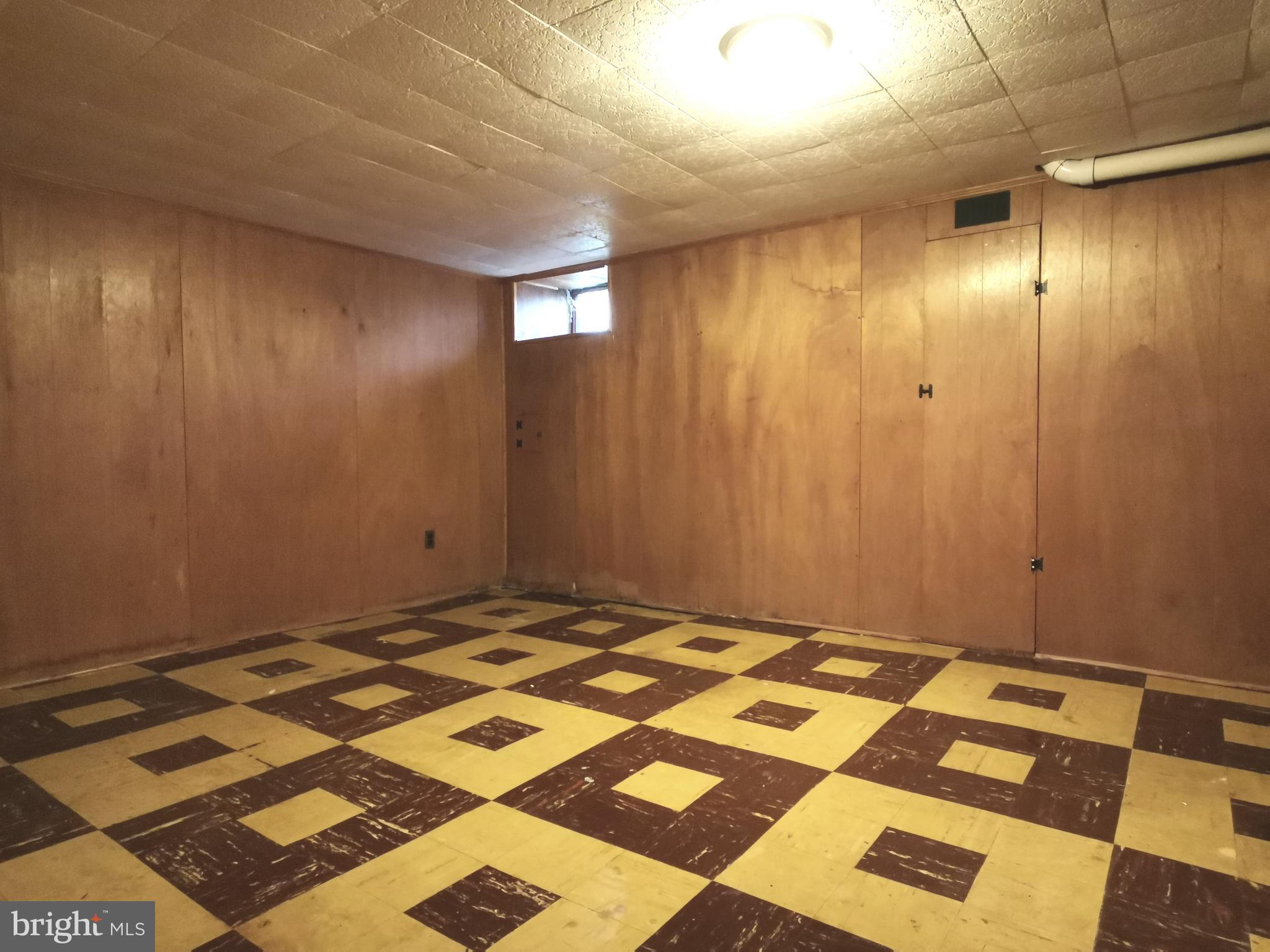 8661 Black Oak Road Baltimore, MD 21234 - Photo 16 of 17 Gallery Image 16
