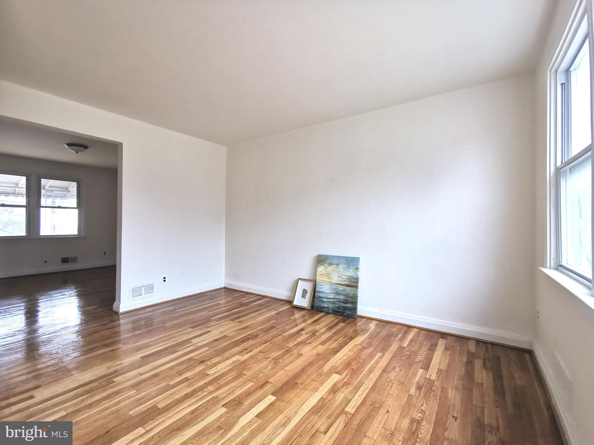 8661 Black Oak Road Baltimore, MD 21234 - Photo 3 of 17 Gallery Image 3