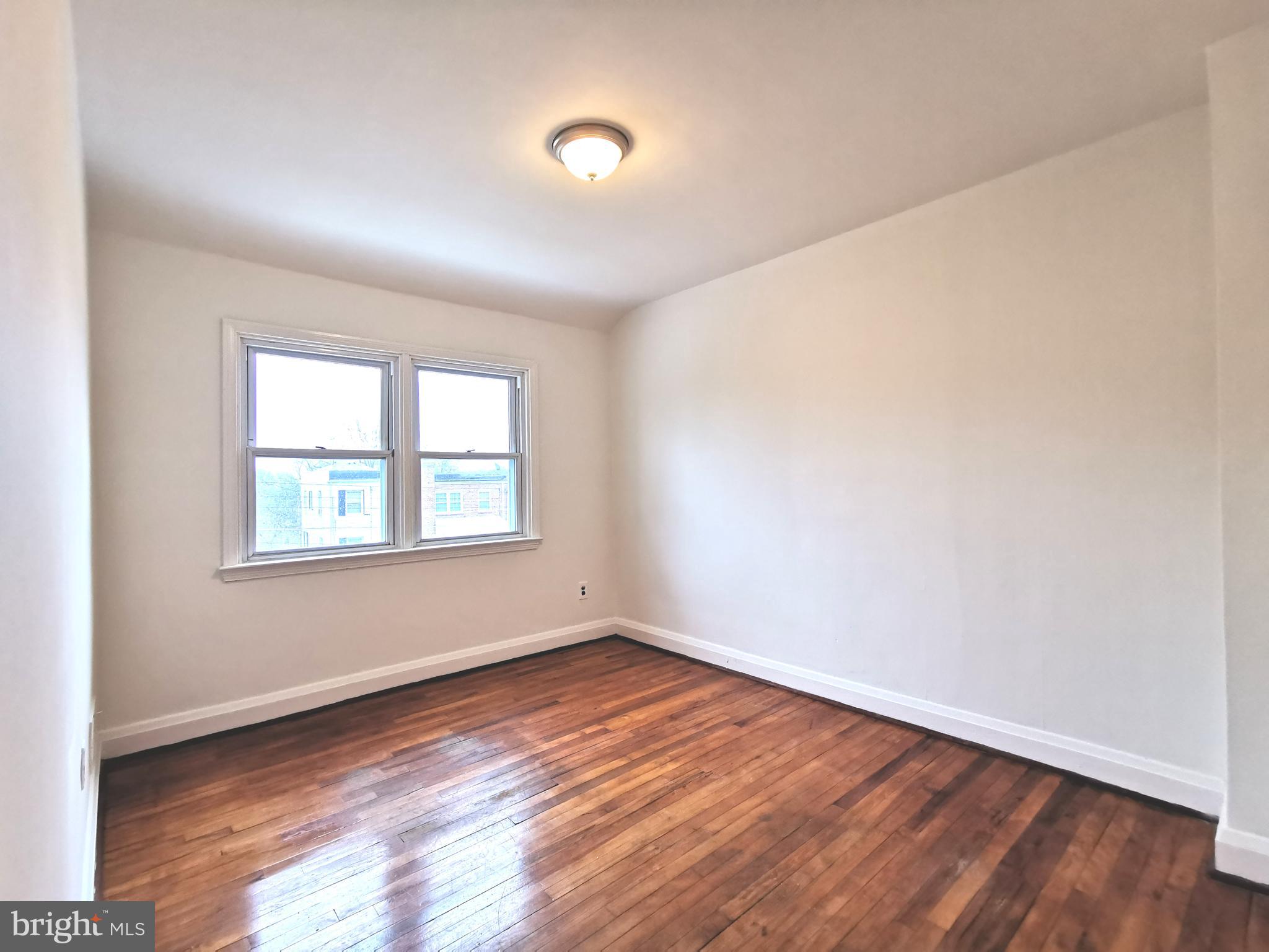 8661 Black Oak Road Baltimore, MD 21234 - Photo 4 of 17 Gallery Image 4