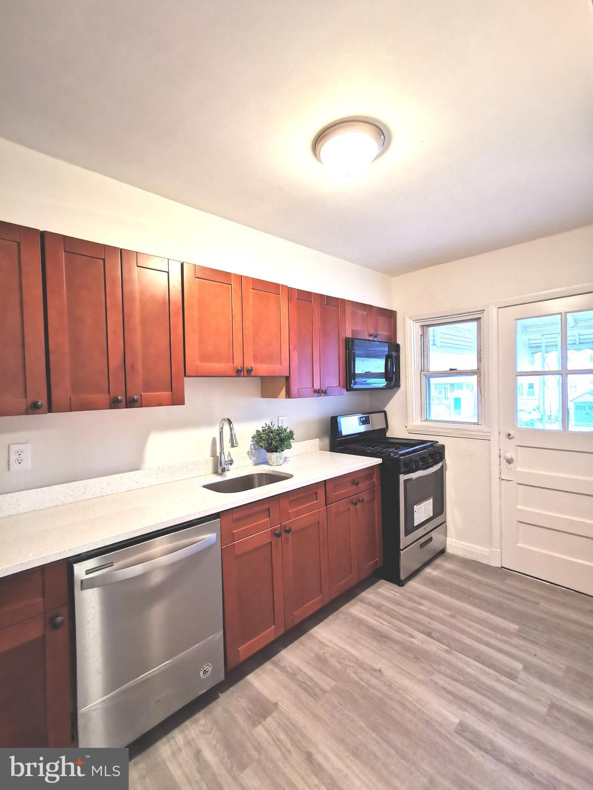8661 Black Oak Road Baltimore, MD 21234 - Photo 6 of 17 Gallery Image 6