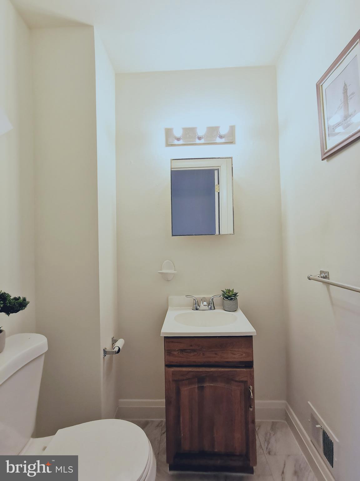 8661 Black Oak Road Baltimore, MD 21234 - Photo 9 of 17 Gallery Image 9