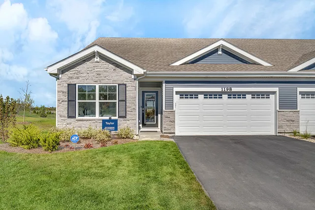 $427,990 | 1115 Bluebell Lane, Bartlett, IL 60103