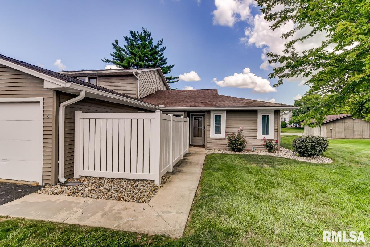 8 Brookside Place Springfield, IL 62704 - Photo 1 of 33 Gallery Image 1