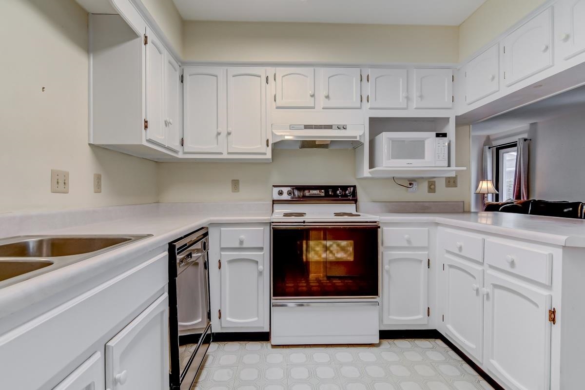 8 Brookside Place Springfield, IL 62704 - Photo 13 of 33 Gallery Image 13