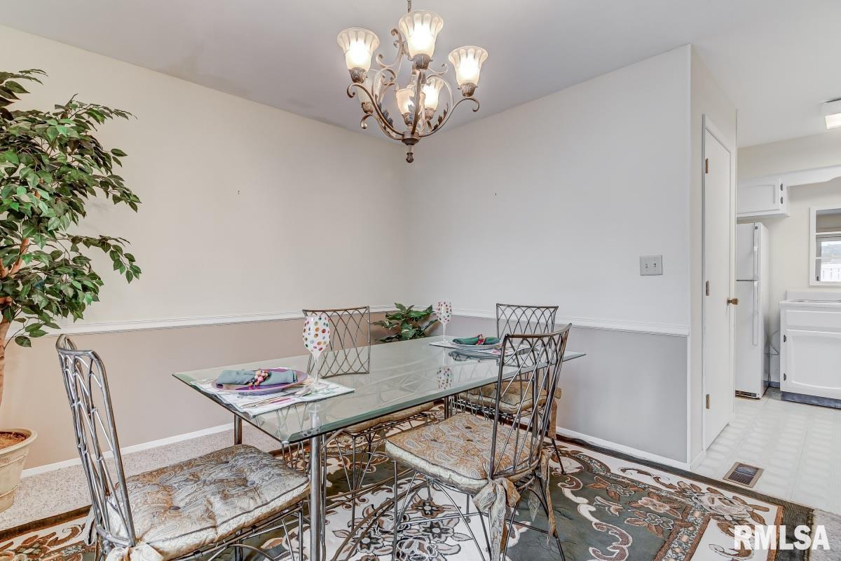 8 Brookside Place Springfield, IL 62704 - Photo 18 of 33 Gallery Image 18