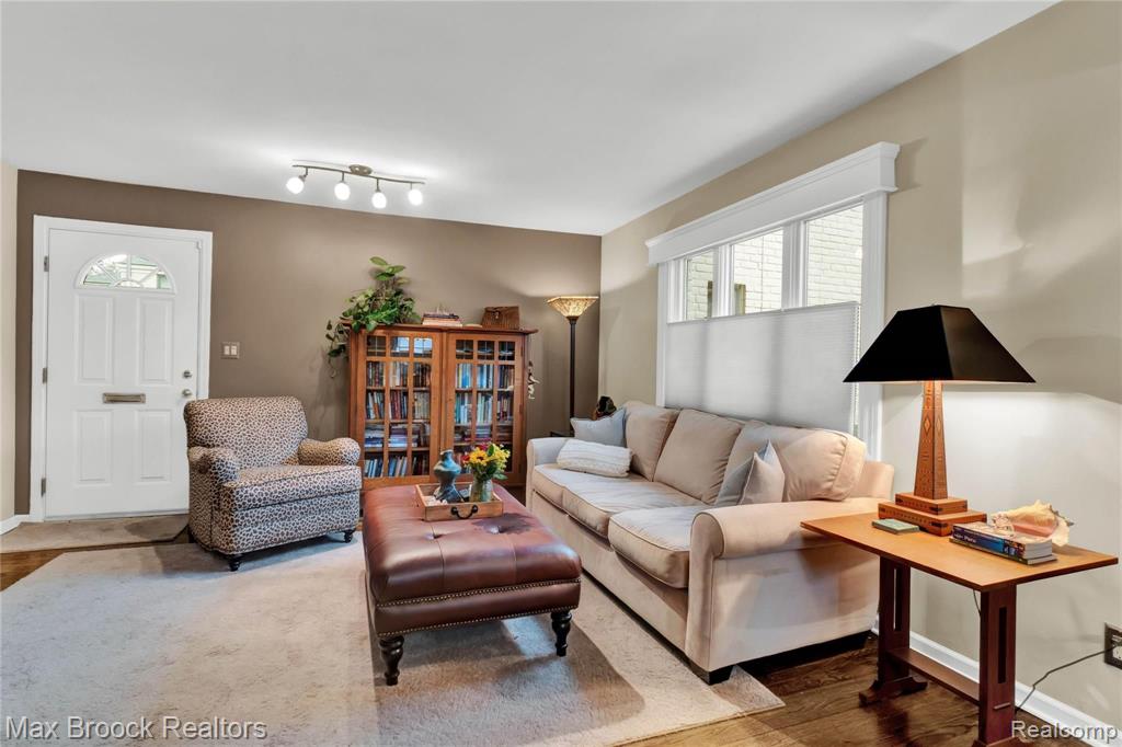 1971 Graefield Road Birmingham, MI 48009 - Photo 4 of 22