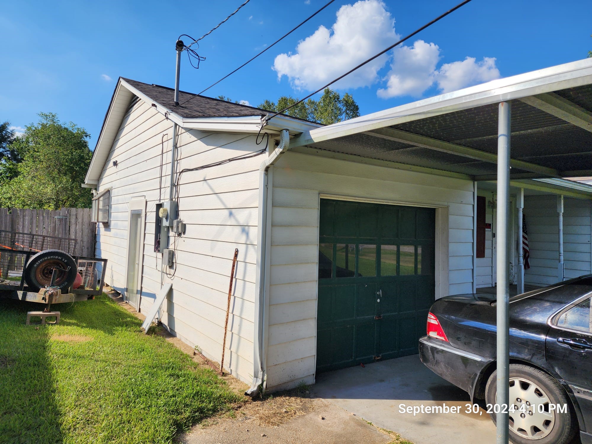 11645 Loop Road Beaumont, TX 77713 - Photo 2 of 20 a view of a car in front of house