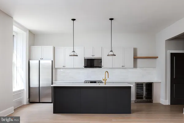 $2,462 | 200 South Broad Street, Unit 821, Philadelphia, PA 19102