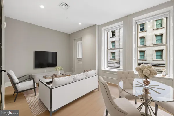 $2,462 | 200 South Broad Street, Unit 821, Philadelphia, PA 19102