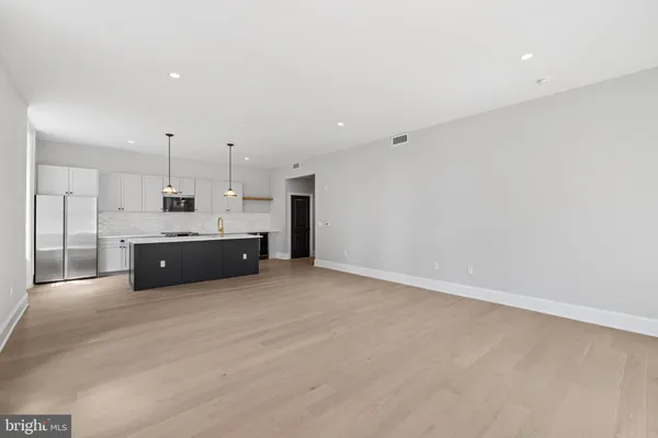 $2,462 | 200 South Broad Street, Unit 821, Philadelphia, PA 19102