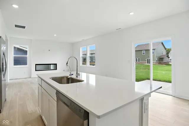 $2,450 | 15294 Swallow Fls Way, Fishers, IN 46037