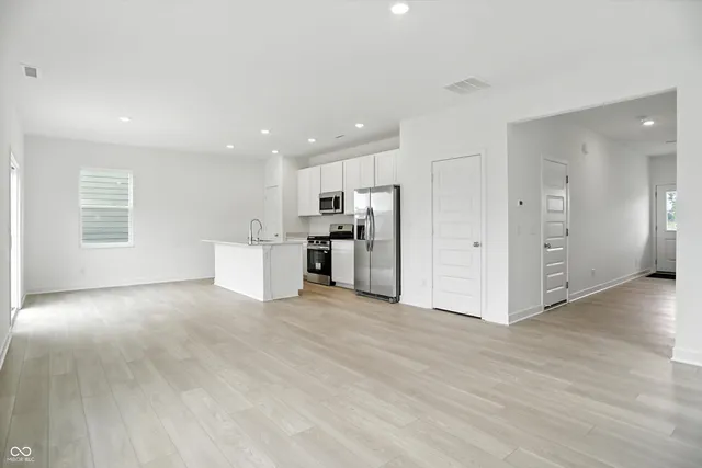 $2,450 | 15294 Swallow Fls Way, Fishers, IN 46037