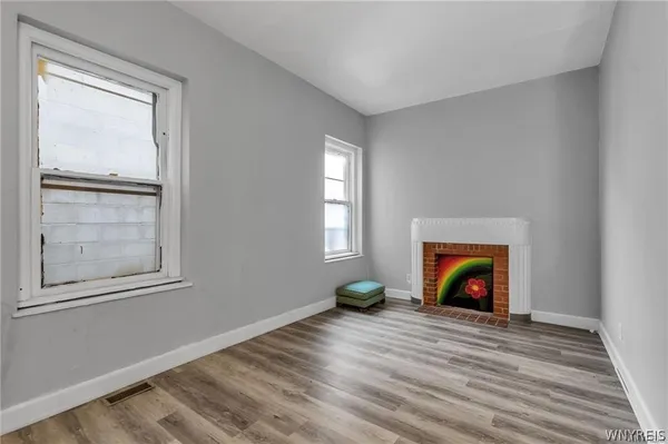 $1,000 | 946 Main Street, Unit 3, Buffalo, NY 14202