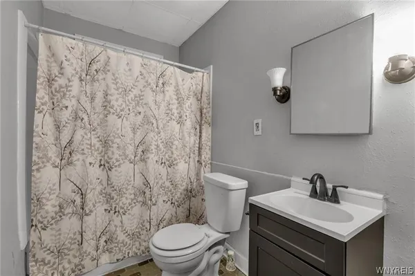 $1,000 | 946 Main Street, Unit 3, Buffalo, NY 14202
