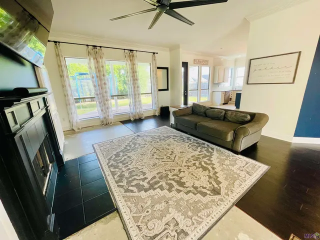 $375,000 | 38156 Summerwood Avenue, Prairieville, LA 70769