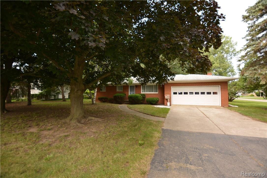 4428 South Linden Road Flint, MI 48507 - Photo 3 of 22 DSC_0330.JPG