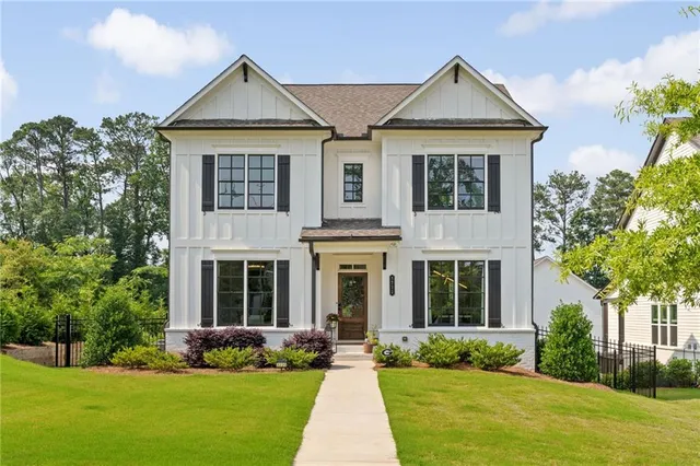 $920,000 | 3230 Rockbridge Road Southwest, Avondale Estates, GA 30002