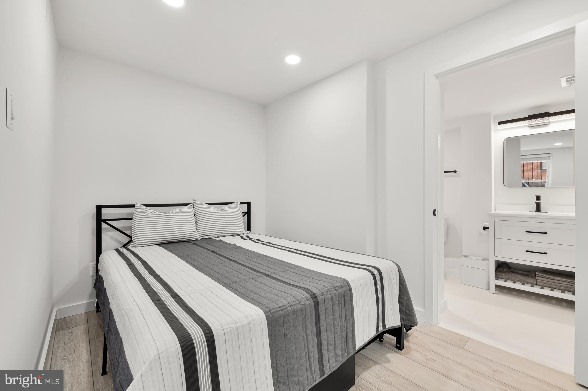 1821 19th Street Northwest, Unit 2 Washington, DC 20009 - Photo 18 of 24