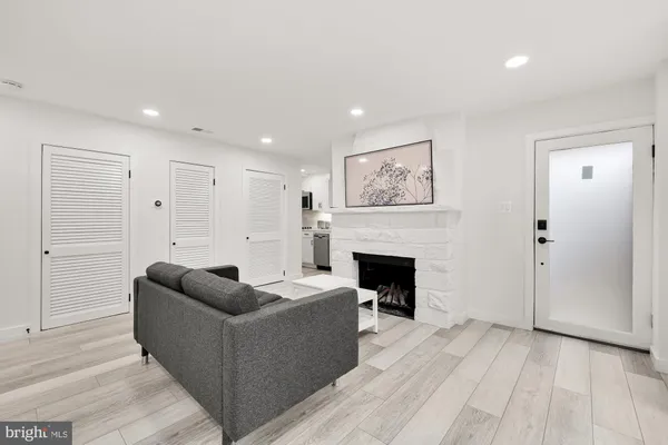 $2,175 | 1821 19th Street Northwest, Unit 2, Washington, DC 20009