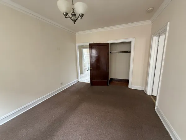 $1,200 | 2146 Gunderson Avenue, Unit 326, Berwyn, IL 60402