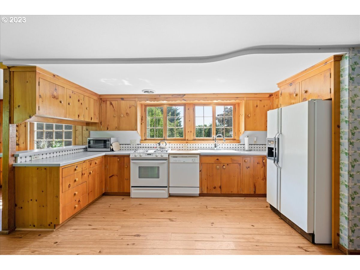 2300 Southwest Childs Road Lake Oswego, OR 97034 - Photo 10 of 38 Gallery Image 10