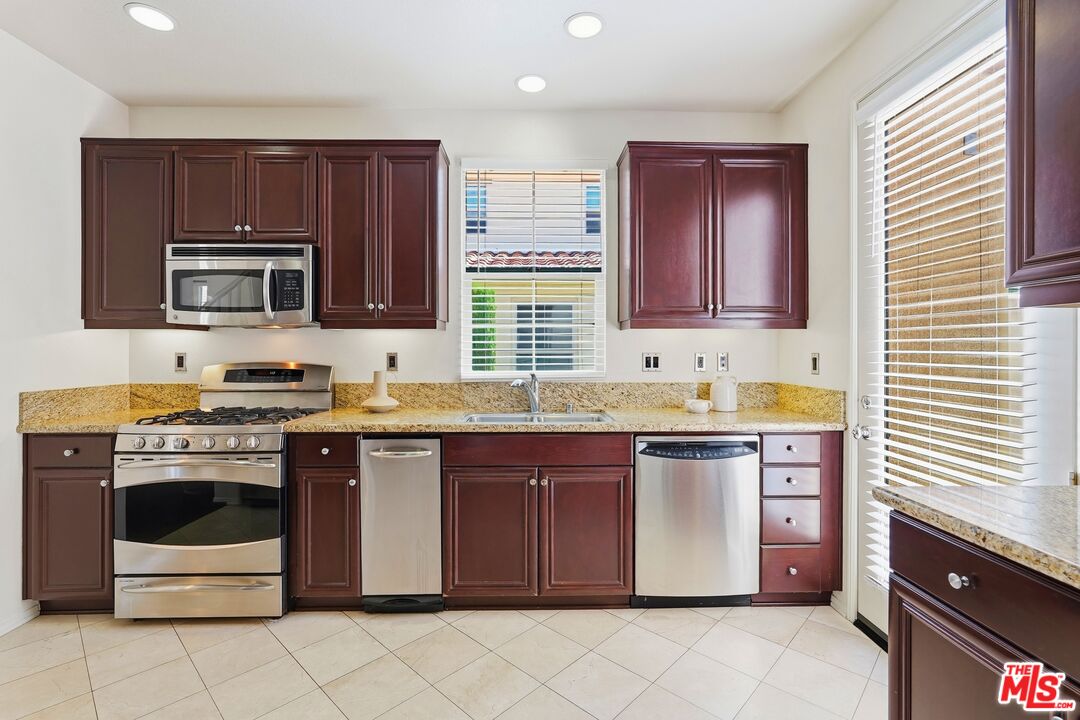 20244 Pienza Lane Porter Ranch, CA 91326 - Photo 14 of 34