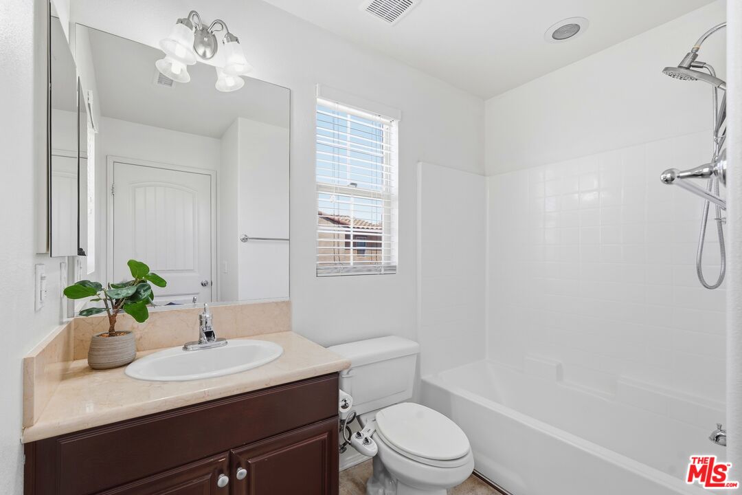 20244 Pienza Lane Porter Ranch, CA 91326 - Photo 19 of 34