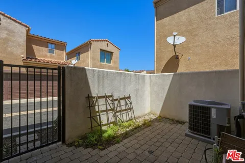 $820,000 | 20244 Pienza Lane, Porter Ranch, CA 91326