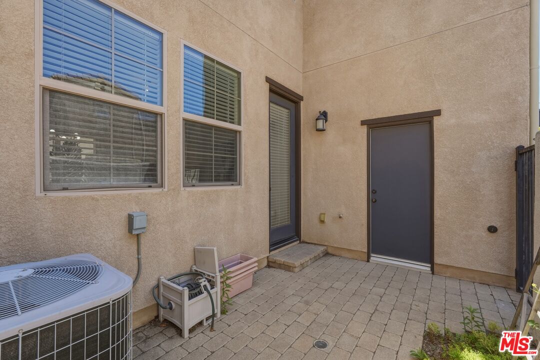 20244 Pienza Lane Porter Ranch, CA 91326 - Photo 10 of 34
