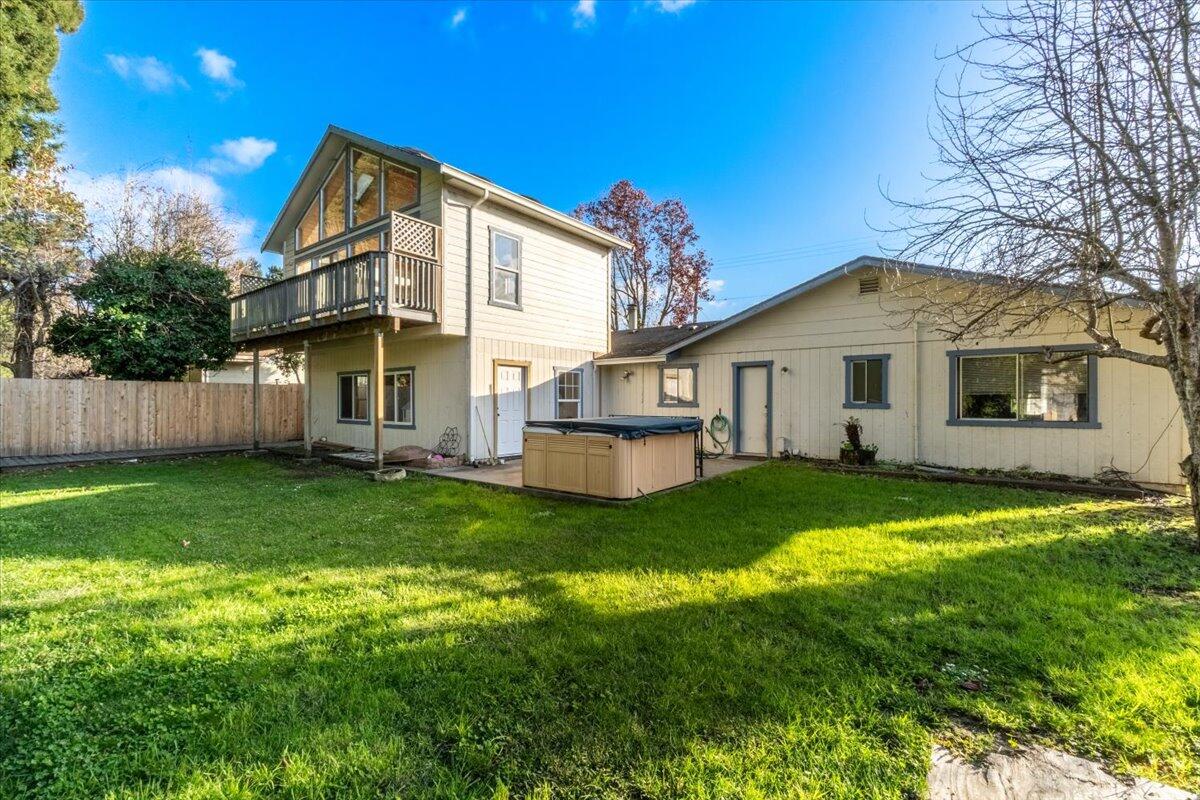 1065 Riverside Drive Rio Dell, CA 95562 - Photo 23 of 32