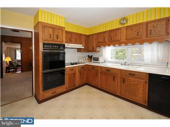921 Beverly Road Rydal, PA 19046 - Photo 5 of 12 Kitchen