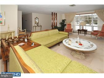 921 Beverly Road Rydal, PA 19046 - Photo 10 of 12 Living Room