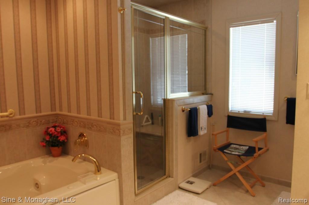 806 North Renaud Road Grosse Pointe, MI 48236 - Photo 18 of 27 IMG_3168.jpg