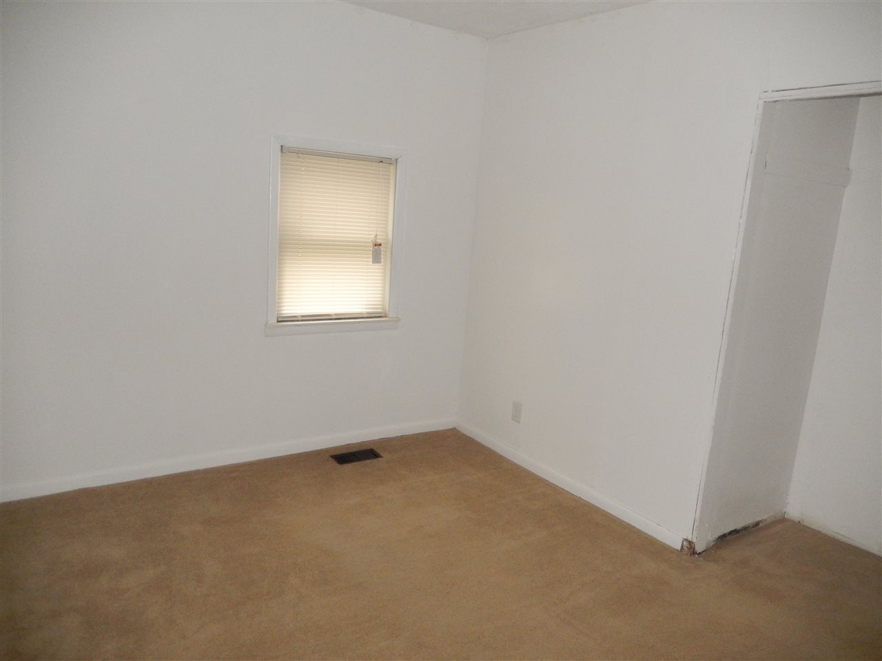 2340 South Garrison Chapel Road Bloomington, IN 47403 - Photo 12 of 15 Gallery Image 12