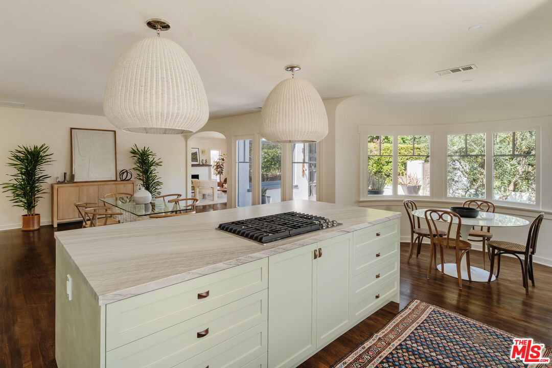 1929 North Oxford Avenue Los Angeles, CA 90027 - Photo 11 of 30